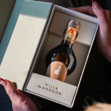 Villa Manodori "Gold Seal" 25 Years Extra Vecchio Tradizionale Balsamic Vinegar of Modena DOP