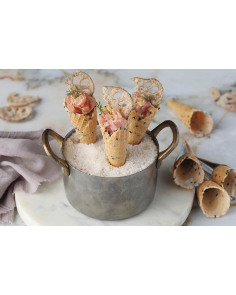 La Rose Noir Black Sesame Cone, 1/83 CT 